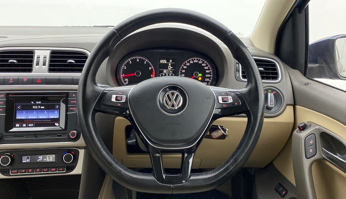 2017 Volkswagen Vento HIGHLINE 1.2 TSI AT, Petrol, Automatic, 26,711 km, Steering Wheel Close Up