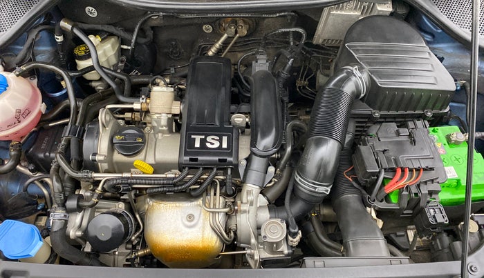 2017 Volkswagen Vento HIGHLINE 1.2 TSI AT, Petrol, Automatic, 26,711 km, Open Bonet