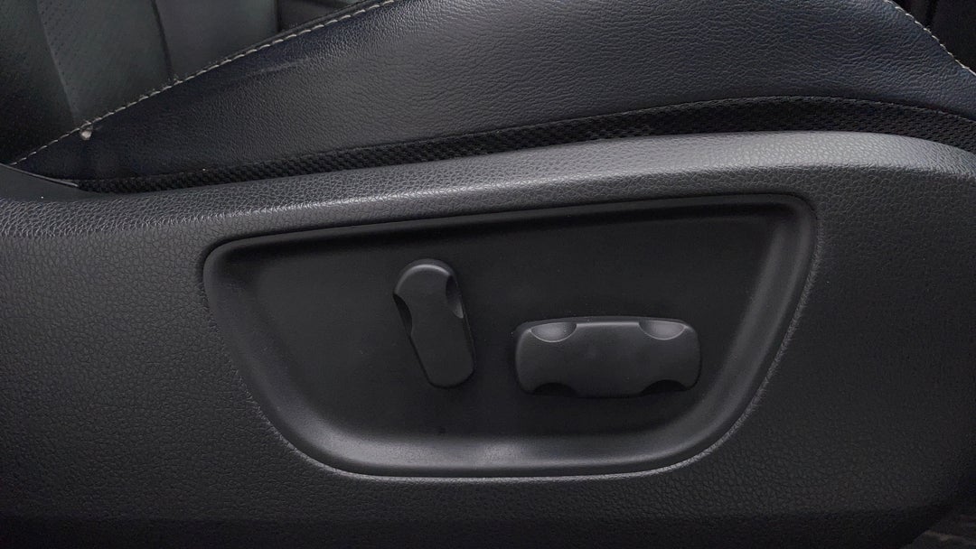 2019 Mitsubishi Triton Gls (4x4) Premium, Automatic, 41178 km, Drivers Side Adjustment Panel