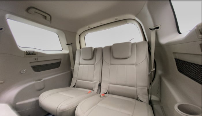 2017 Mahindra XUV500 W8 FWD, Diesel, Manual, 46,576 km, Third Seat Row