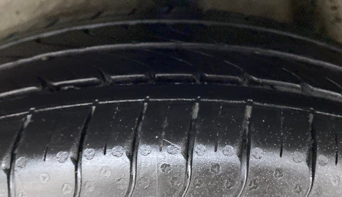 2014 Maruti Celerio ZXI D, Petrol, Manual, 85,535 km, Left Rear Tyre Tread