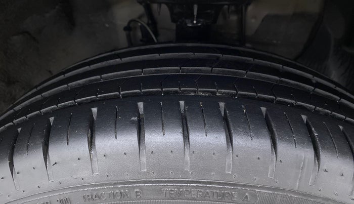 2016 Hyundai Elite i20 ASTA 1.2 (O), Petrol, Manual, 59,942 km, Right Front Tyre Tread