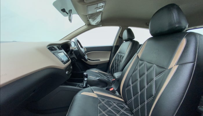 2016 Hyundai Elite i20 ASTA 1.2 (O), Petrol, Manual, 59,942 km, Right Side Front Door Cabin