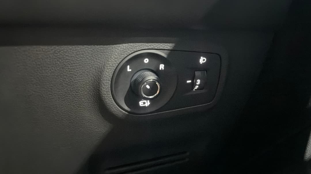 2020 MG Zst Excite, Automatic, 82249 km, Utility Switches/Buttons