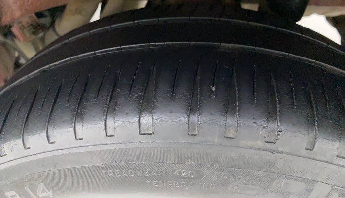 2017 Mahindra Kuv100 K6 PLUS D 6 STR, Diesel, Manual, 1,23,152 km, Left Rear Tyre Tread