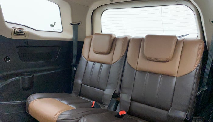 2014 Mahindra XUV500 W6, Diesel, Manual, 92,368 km, Third Seat Row ( optional )