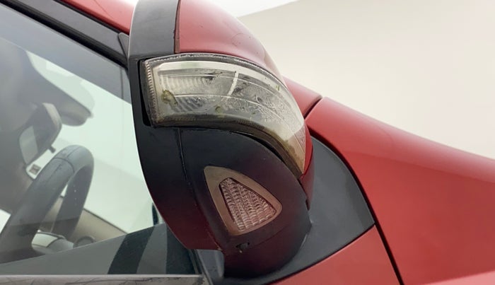 2014 Mahindra XUV500 W6, Diesel, Manual, 92,368 km, Right rear-view mirror - Indicator light has minor damage
