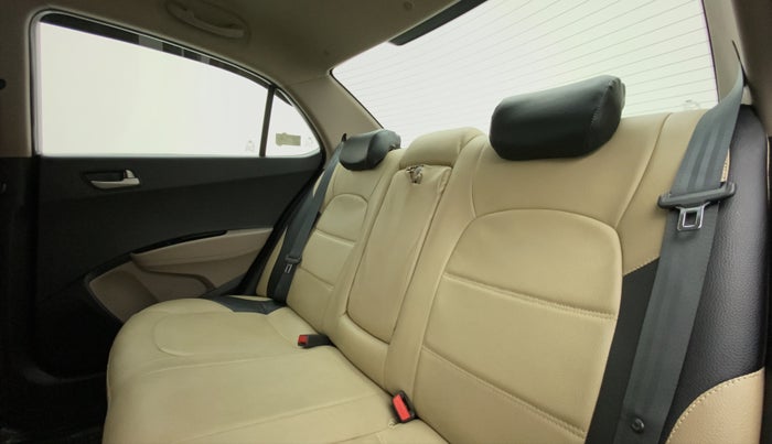 2014 Hyundai Xcent SX 1.2 OPT, Petrol, Manual, 17,724 km, Right Side Rear Door Cabin
