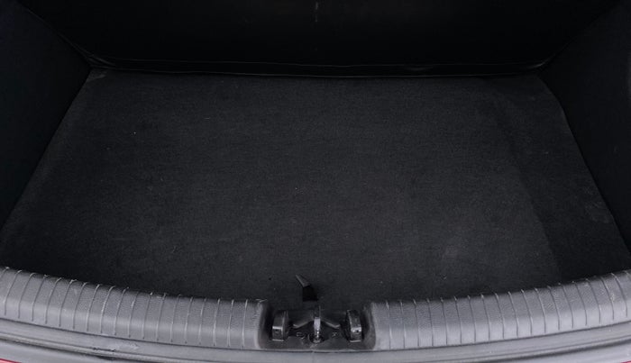 2016 Hyundai Grand i10 Magna 1.2 AT  VTVT, Petrol, Automatic, 75,800 km, Boot Inside
