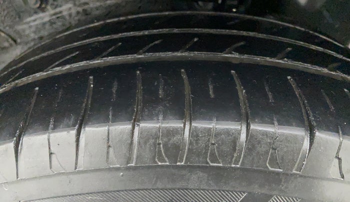 2014 Toyota Etios GD, Diesel, Manual, 1,35,034 km, Left Rear Tyre Tread
