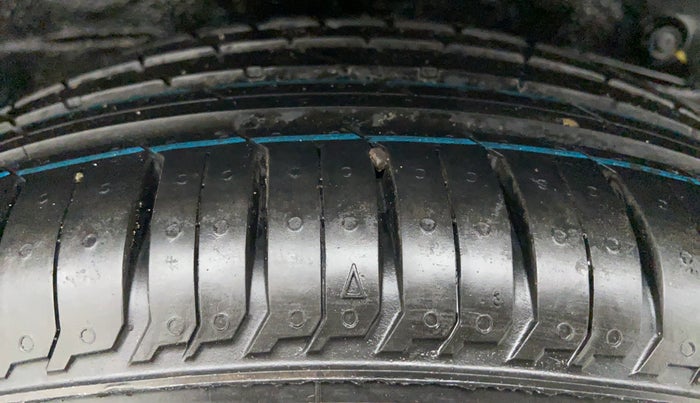 2014 Toyota Etios GD, Diesel, Manual, 1,35,034 km, Right Rear Tyre Tread