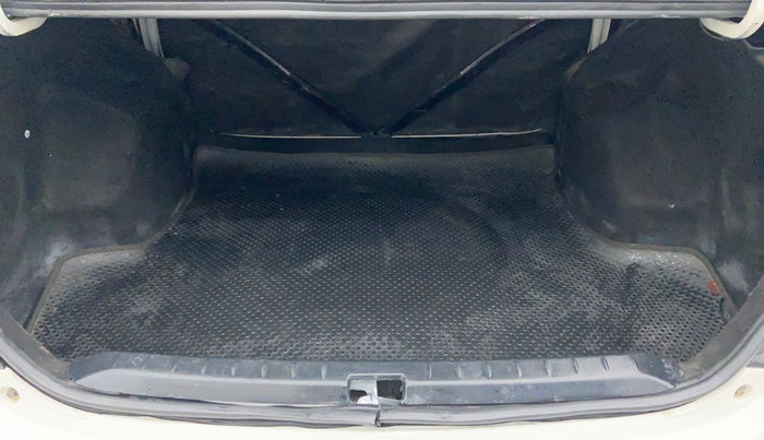 2014 Toyota Etios GD, Diesel, Manual, 1,35,034 km, Boot Inside
