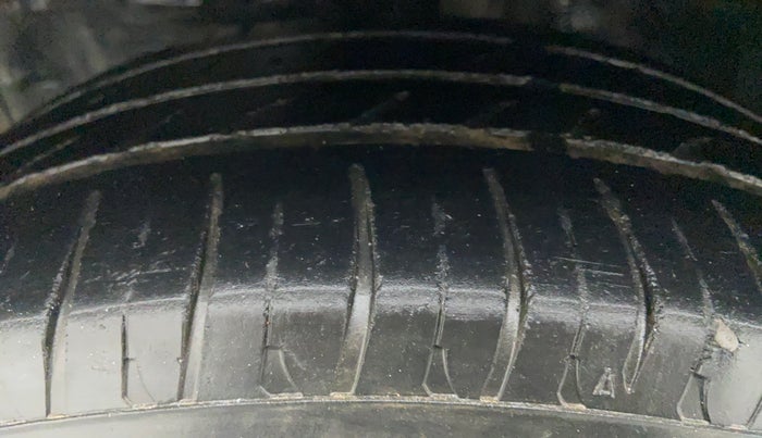 2014 Toyota Etios GD, Diesel, Manual, 1,35,034 km, Left Front Tyre Tread