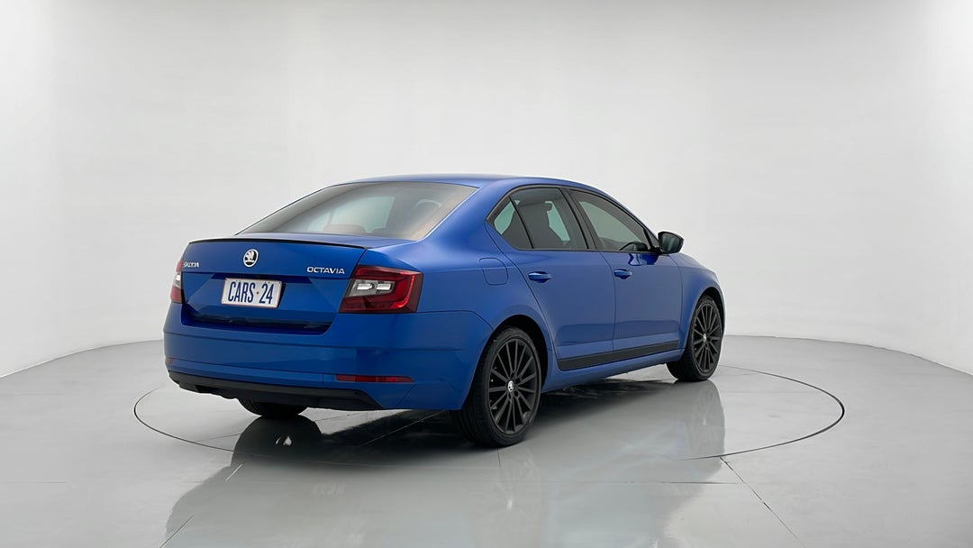 Right Back Diagonal (45- Degree) View