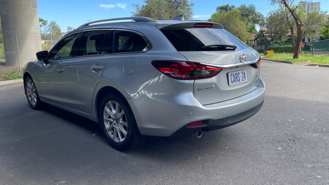 Left Back Diagonal (45- Degree) View