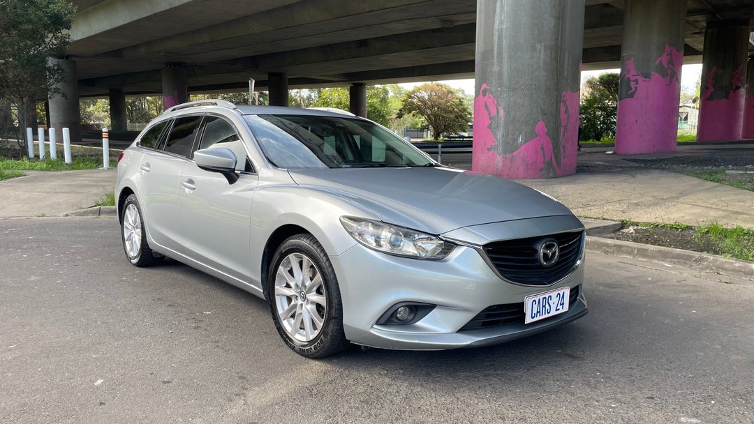 Right Front Diagonal (45- Degree) View