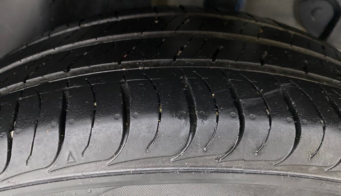 2020 KIA SELTOS HTK PLUS 1.5 DIESEL, Diesel, Manual, 30,595 km, Left Rear Tyre Tread