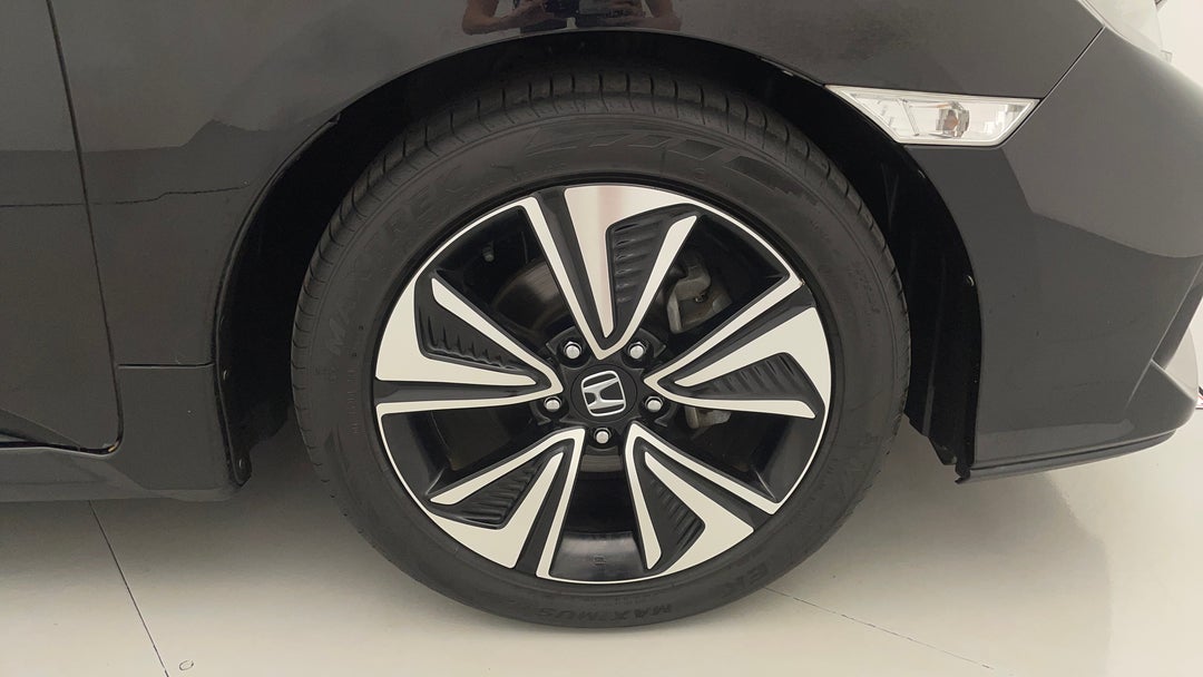 2018 Honda Civic Vti-lx, Automatic, 55123 km, Right Front Wheel