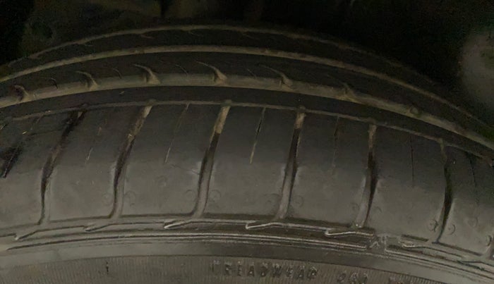 2016 Maruti Ertiga VXI CNG, CNG, Manual, 95,911 km, Right Rear Tyre Tread