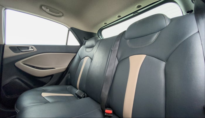 2015 Hyundai Elite i20 SPORTZ 1.2, Petrol, Manual, 68,719 km, Right Side Rear Door Cabin