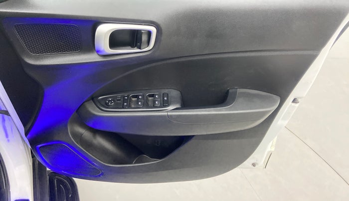 2021 Hyundai VENUE S 1.0 TURBO IMT, Petrol, Manual, 23,036 km, Driver Side Door Panels Control