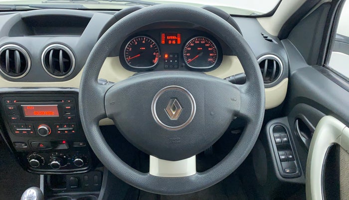 2014 Renault Duster RXL PETROL 104, Petrol, Manual, 62,767 km, Steering Wheel Close Up