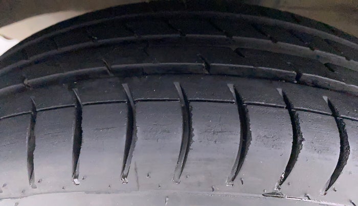 2018 Maruti OMNI E STD, Petrol, Manual, 47,874 km, Left Front Tyre Tread