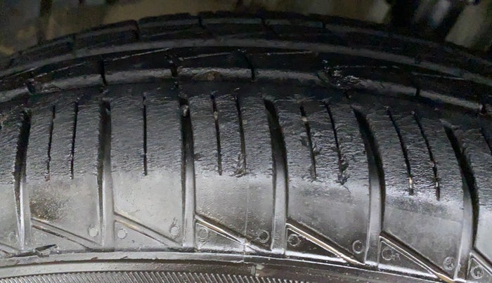 2019 Renault TRIBER 1.0 RXZ, Petrol, Manual, 14,558 km, Left Front Tyre Tread