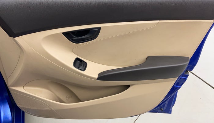 2013 Hyundai Eon MAGNA PLUS, Petrol, Manual, 13,809 km, Driver Side Door Panels Controls
