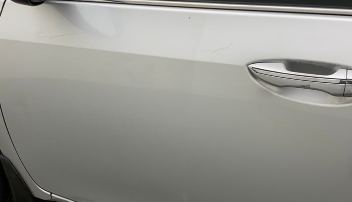 2015 Toyota Corolla Altis VL CVT PETROL, Petrol, Automatic, 83,431 km, Front passenger door - Minor scratches
