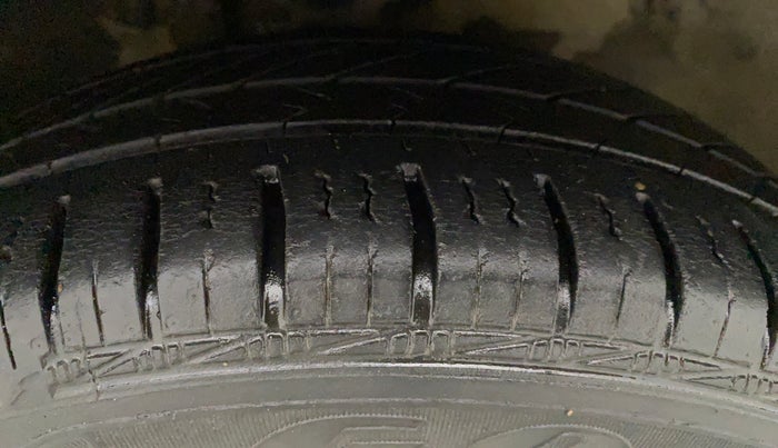 2012 Maruti Zen Estilo LXI CNG, CNG, Manual, 69,197 km, Right Front Tyre Tread
