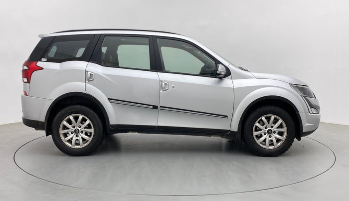 2018 Mahindra XUV500 W9 AT, Diesel, Automatic, 54,638 km, Right Side View