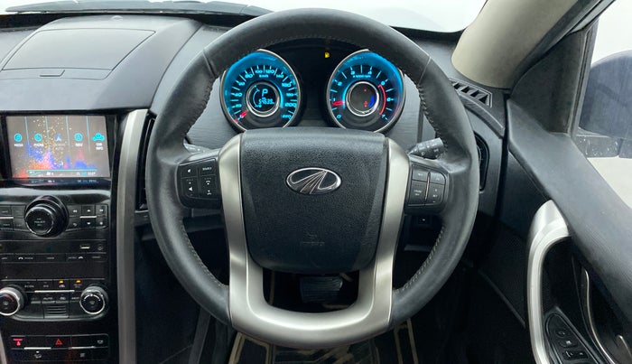 2018 Mahindra XUV500 W9 AT, Diesel, Automatic, 54,638 km, Steering Wheel Close Up
