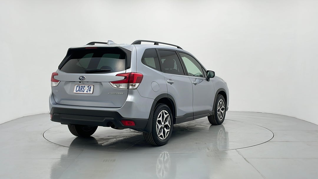 Right Back Diagonal (45- Degree) View