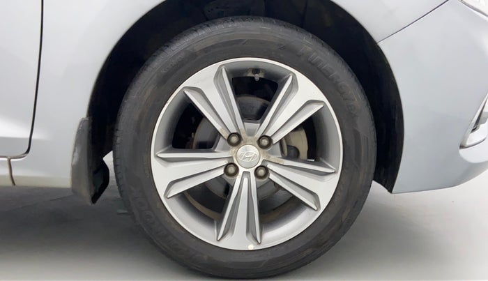 2019 Hyundai Verna 1.6 SX VTVT, Petrol, Manual, 36,614 km, Right Front Wheel