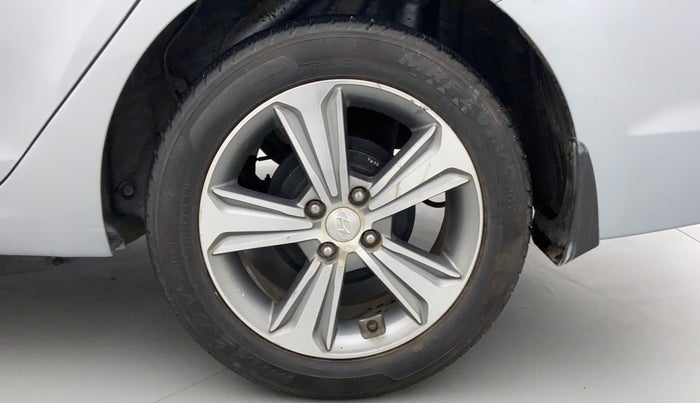 2019 Hyundai Verna 1.6 SX VTVT, Petrol, Manual, 36,614 km, Left Rear Wheel