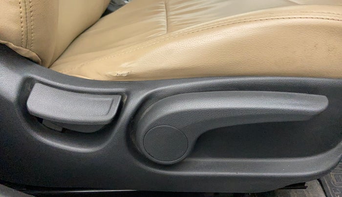 2019 Hyundai Verna 1.6 SX VTVT, Petrol, Manual, 36,614 km, Driver Side Adjustment Panel