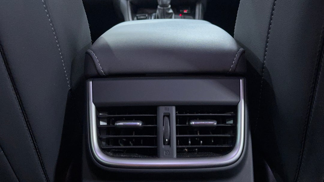 2022 Subaru Outback Awd Touring, Automatic, 11488 km, Rear A/C Vent