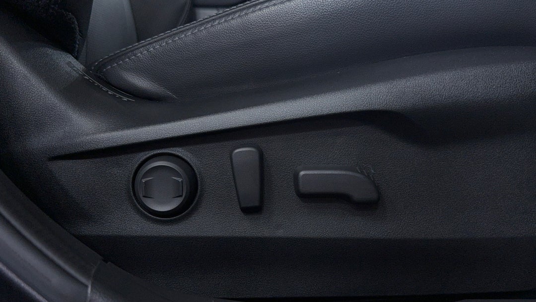 2022 Subaru Outback Awd Touring, Automatic, 11488 km, Drivers Side Adjustment Panel