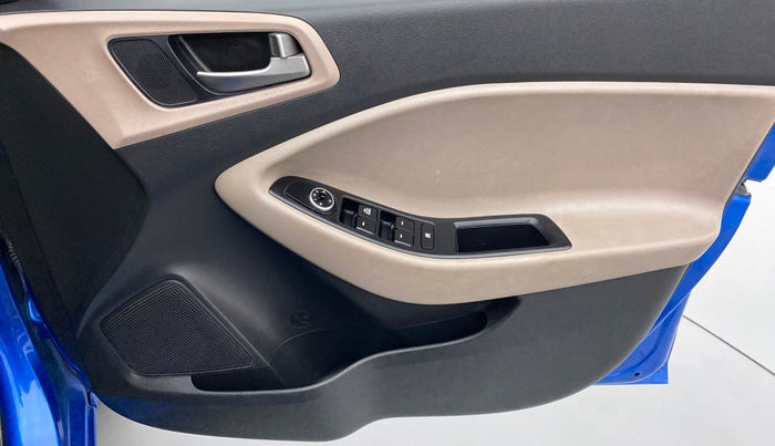 2017 Hyundai Elite i20 MAGNA 1.4 AT, Petrol, Automatic, 38,685 km, Driver Side Door Panels Control