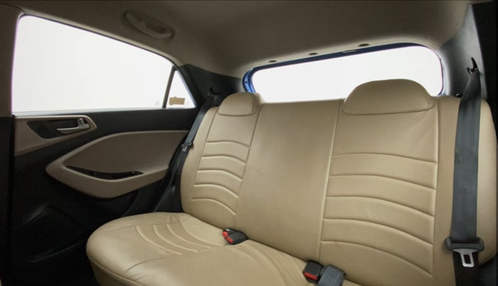 2017 Hyundai Elite i20 MAGNA 1.4 AT, Petrol, Automatic, 38,685 km, Right Side Rear Door Cabin