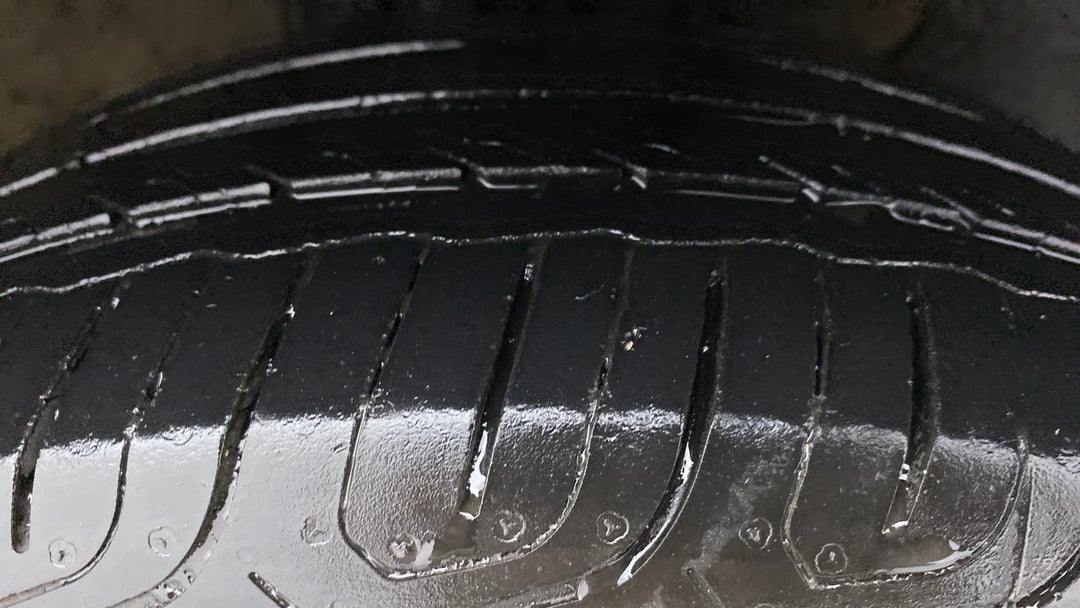 Right Front Tyre Tread