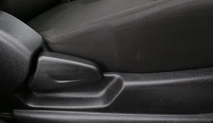 2019 Renault Kwid RXL, Petrol, Manual, 21,247 km, Driver Side Adjustment Panel