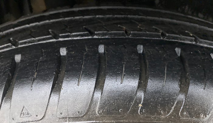 2018 Maruti Dzire VXI, Petrol, Manual, 10,457 km, Right Rear Tyre Tread