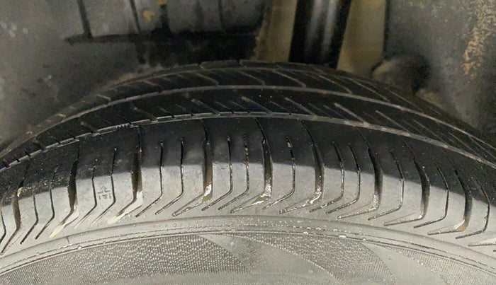 2017 Maruti Dzire VXI, Petrol, Manual, 96,392 km, Left Rear Tyre Tread