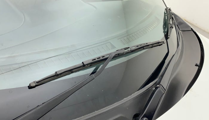 2017 Maruti Dzire VXI, Petrol, Manual, 96,392 km, Front windshield - Rubber blade broken or missing