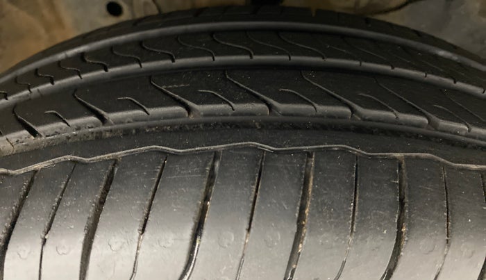 2017 Honda Jazz 1.2 V MT, Petrol, Manual, 43,723 km, Right Front Tyre Tread