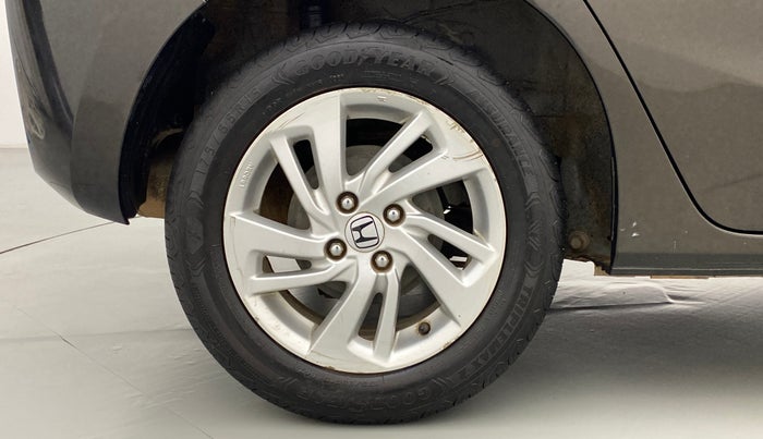 2017 Honda Jazz 1.2 V MT, Petrol, Manual, 43,723 km, Right Rear Wheel