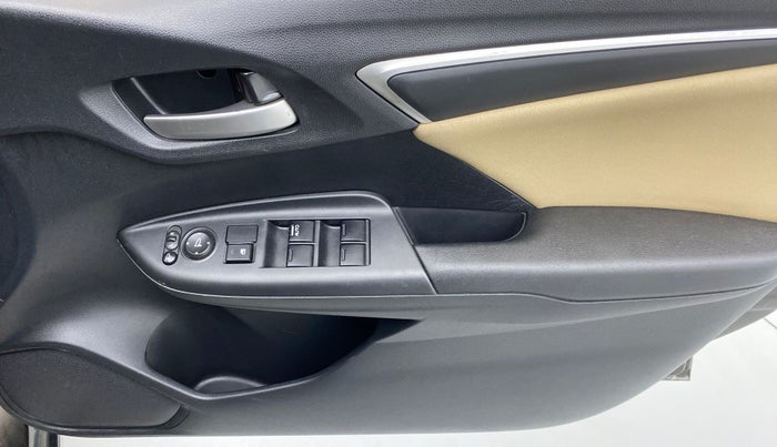 2017 Honda Jazz 1.2 V MT, Petrol, Manual, 43,723 km, Driver Side Door Panels Control
