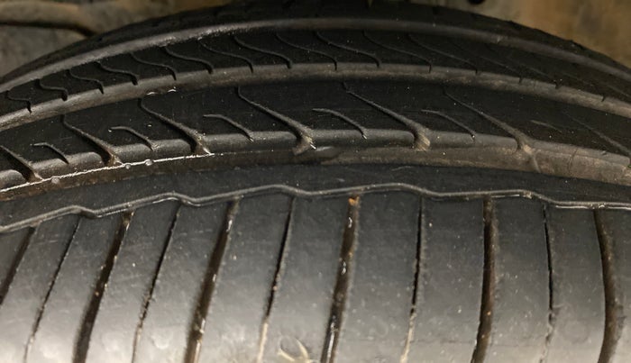 2017 Honda Jazz 1.2 V MT, Petrol, Manual, 43,723 km, Left Front Tyre Tread